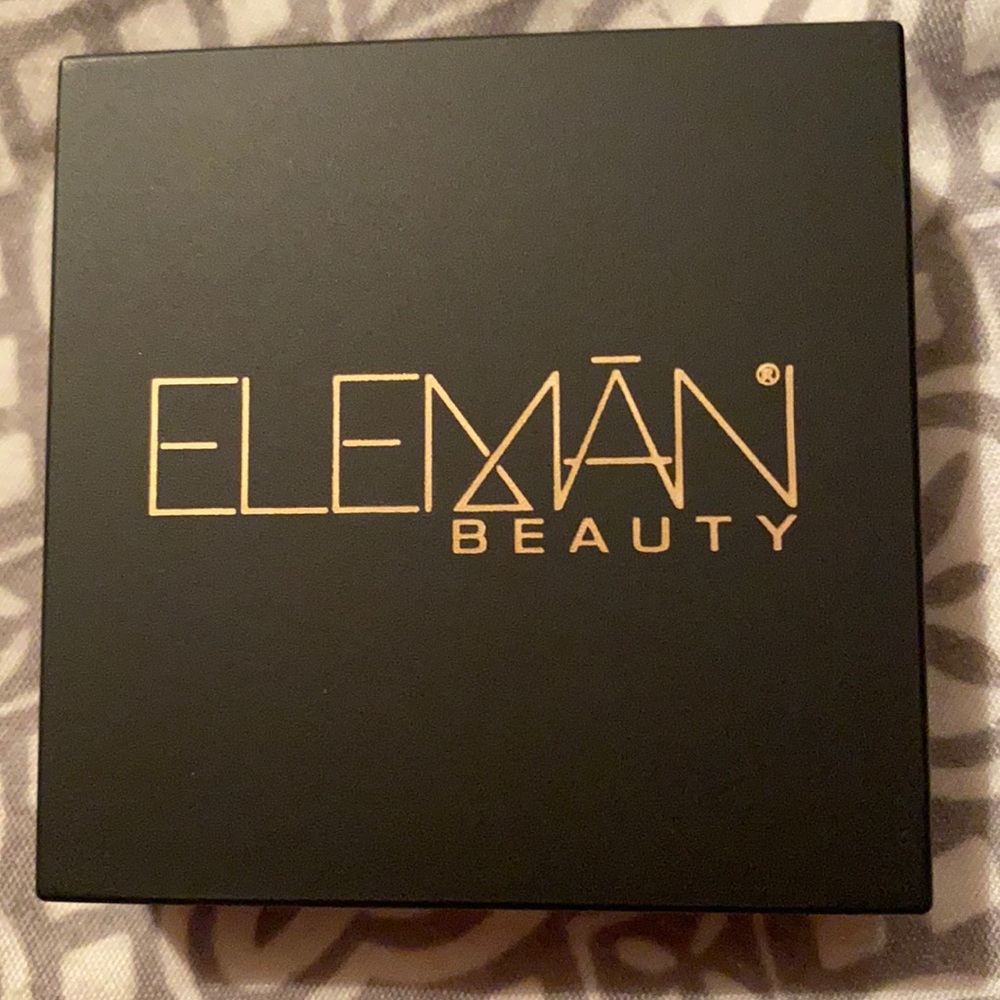 Mix and match 🎉3 for $10🎉Eleman Beauty Eye Shadow Duo